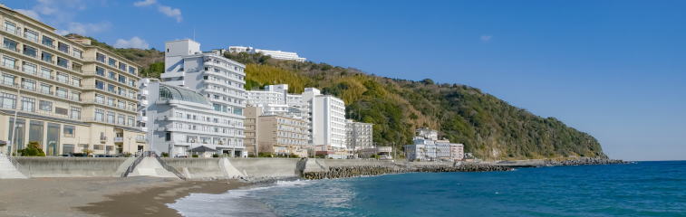 熱川温泉の海岸通り